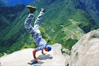 На руках пOn the top of Wina Picchu.,Inca Trail to Machu Picchu -Древний город инков Мачу-Пикчу